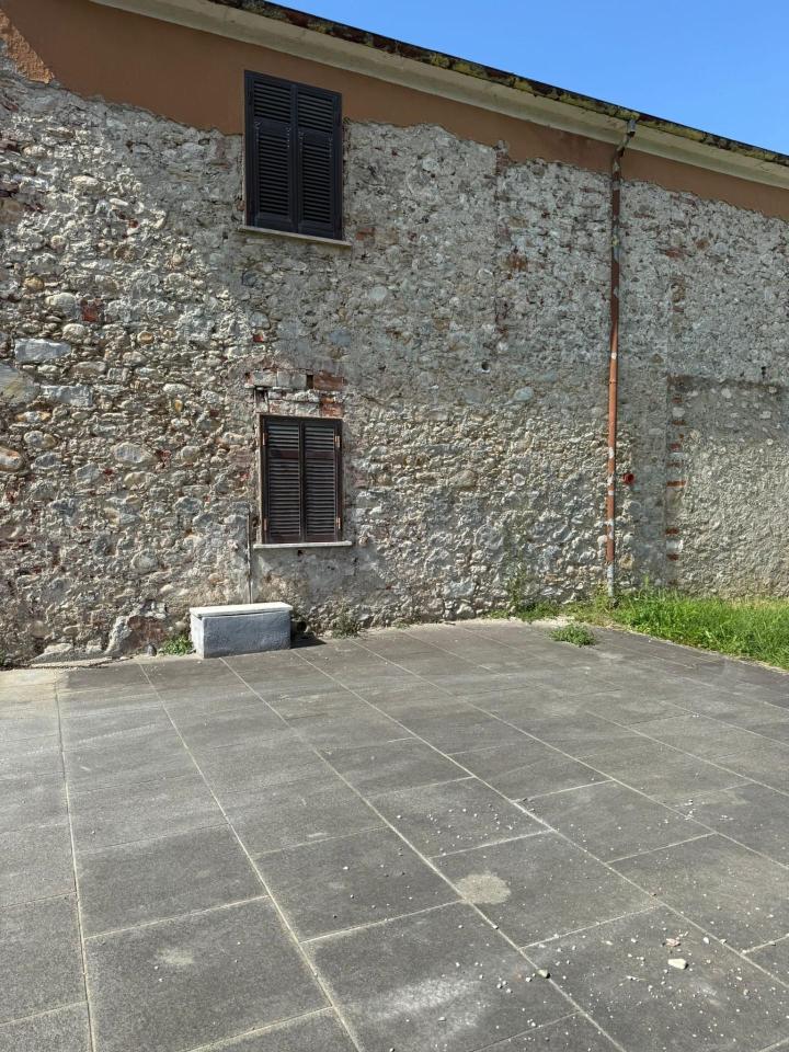 casa indipendente in vendita a Carrara in zona Battilana