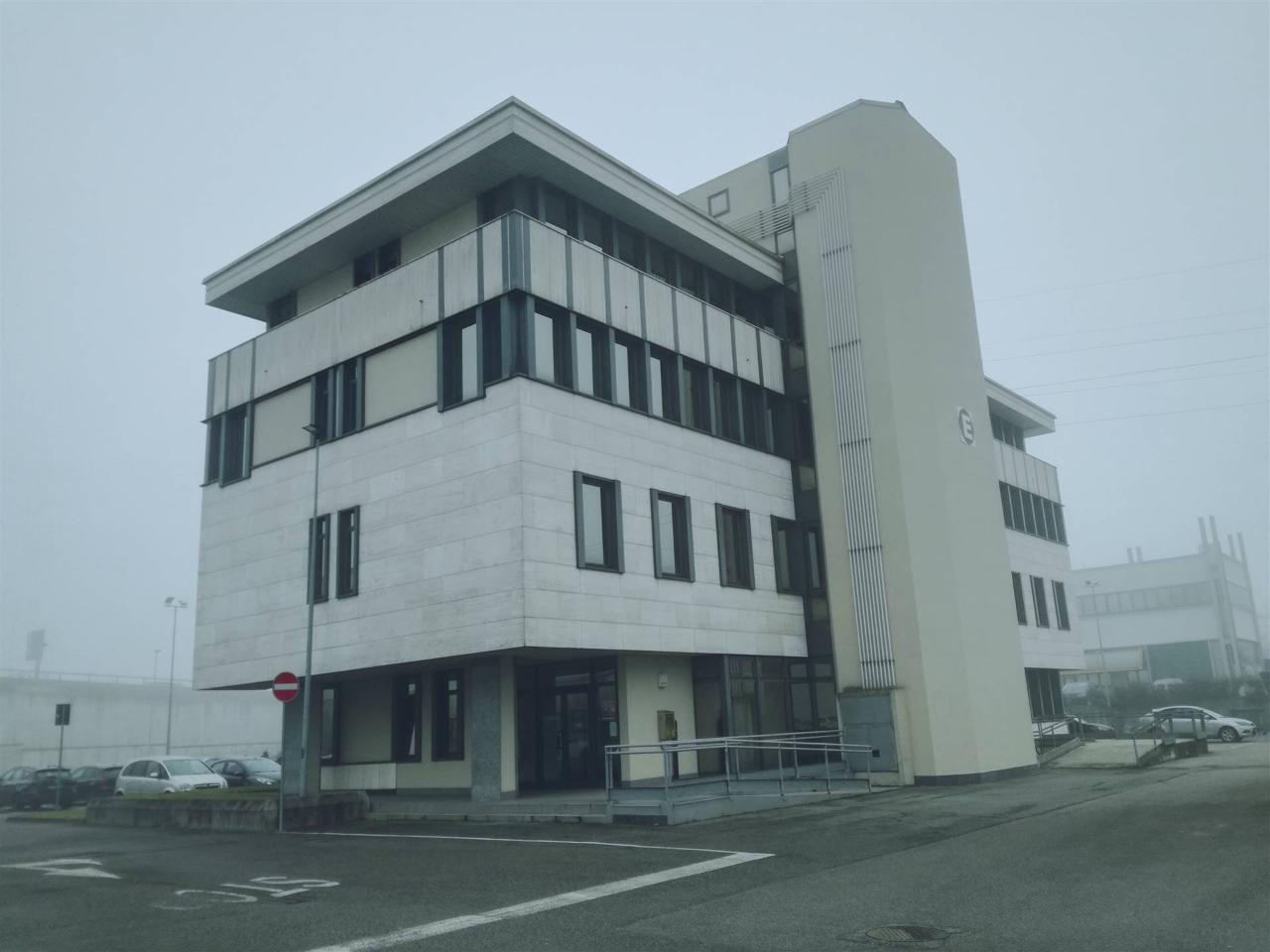 Capannone in , Caponago, {3} - Foto 1