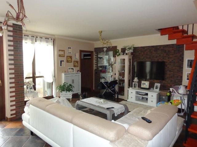 4-room flat, Mezzago - Photo 1