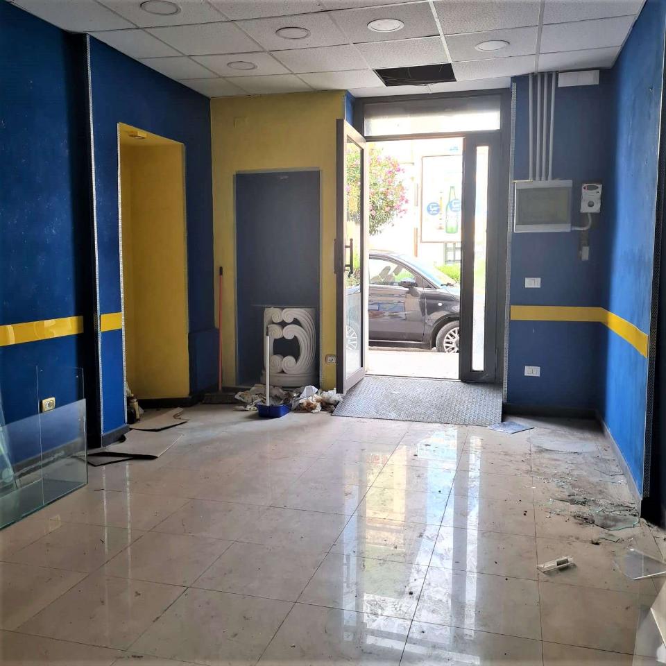 Negozio in Pressi Cadorna, Siracusa, {3} - Foto 1