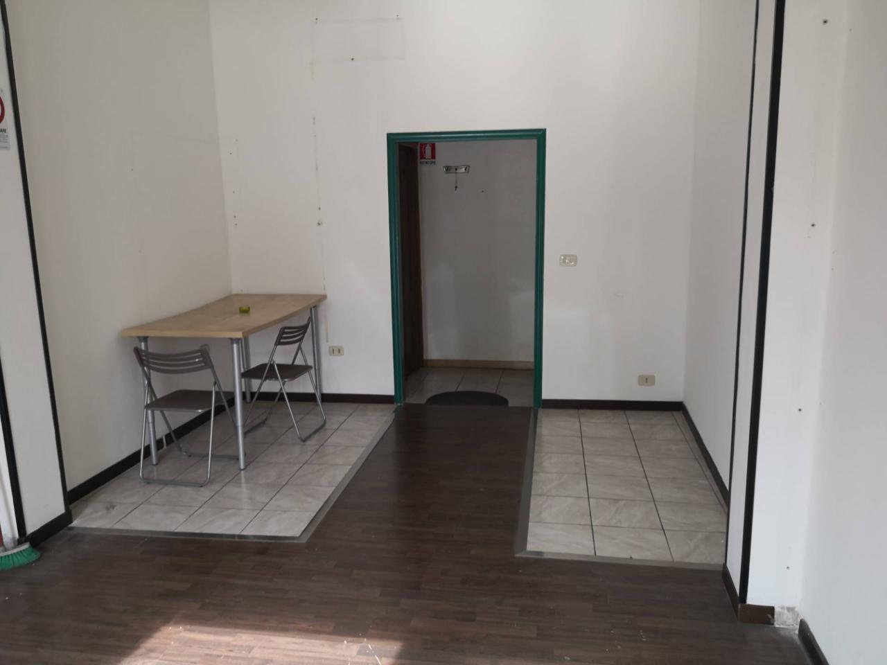 Negozio in , Ancona, {3} - Foto 2