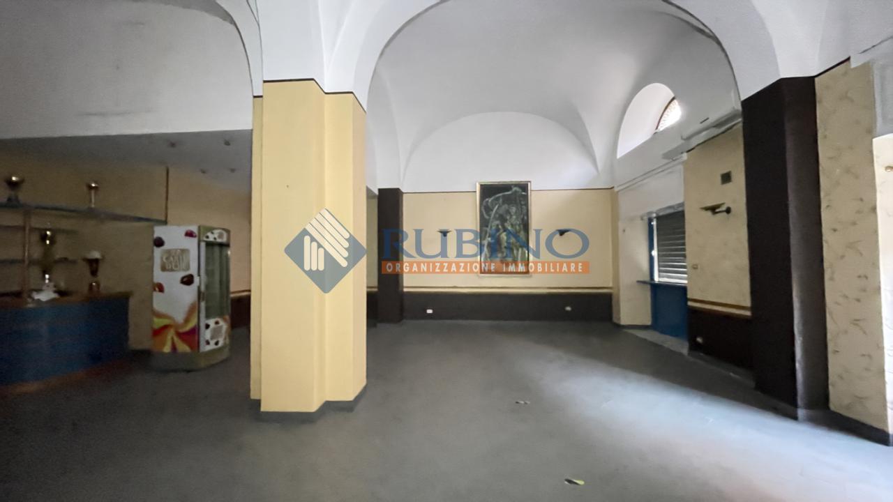 Palazzina commerciale in Corso Cavour  188,190, Bari, {3} - Foto 1