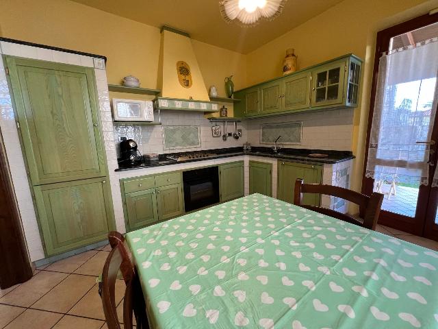 4-room flat, Massa - Photo 1