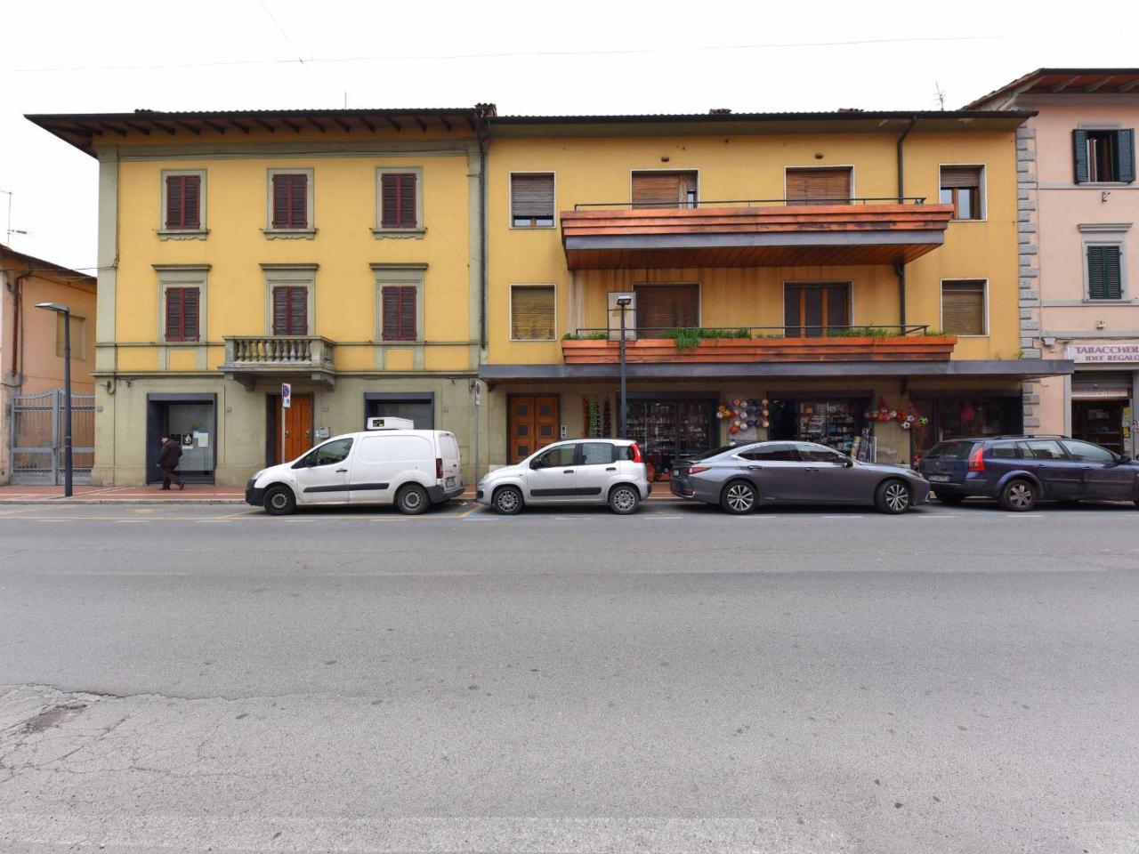 Palazzina commerciale in Via Cassia Aurelia I 80, Chiusi, {3} - Foto 1