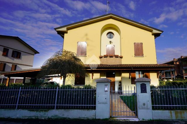 Villa a schiera in Via S. Quasimodo 2, Castelnovo di Sotto - Foto 1