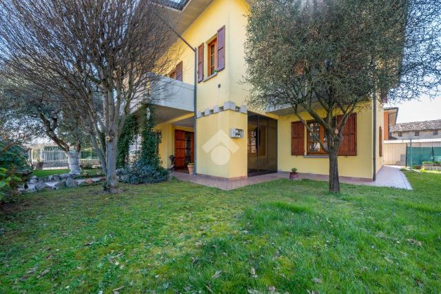 Villa in Via Silvio d'Arzo 5, Castelnovo di Sotto - Foto 1