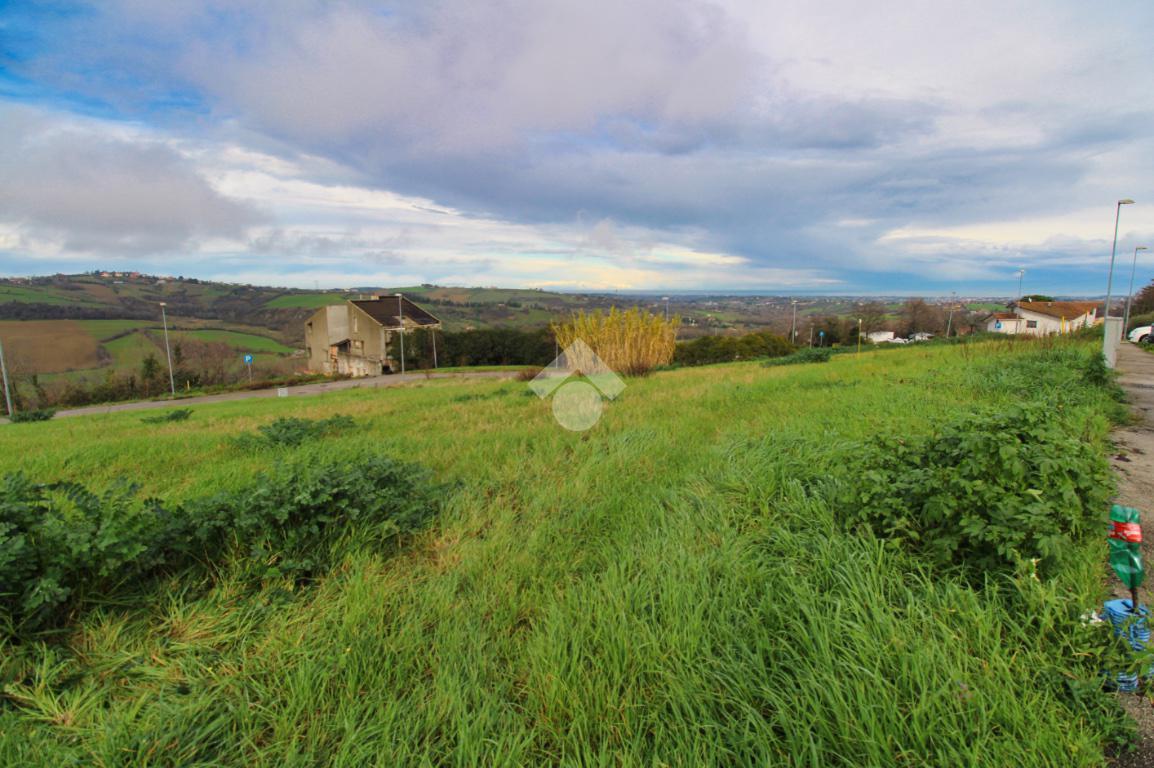 Terreno edificabile in vendita a Montescudo-Monte Colombo