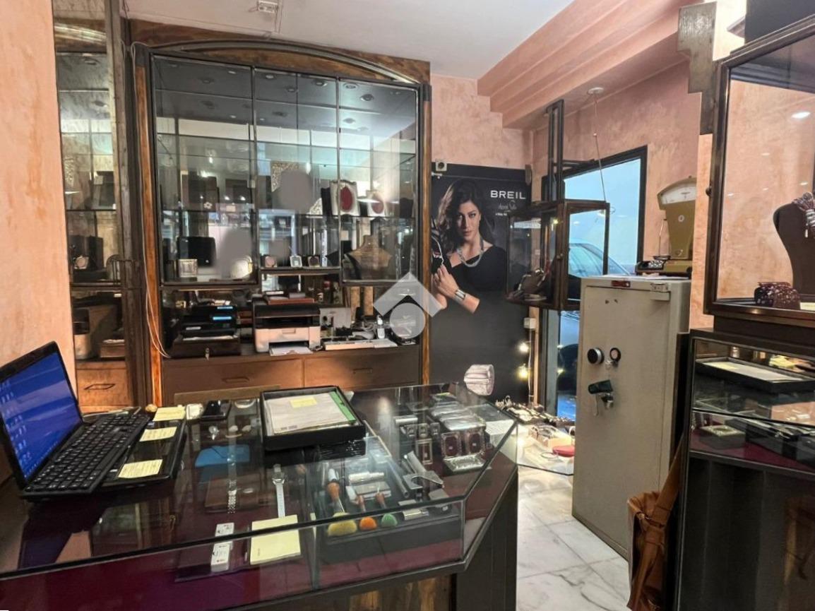Negozio in Via S. Mauro 7, Montegrotto Terme, {3} - Foto 2