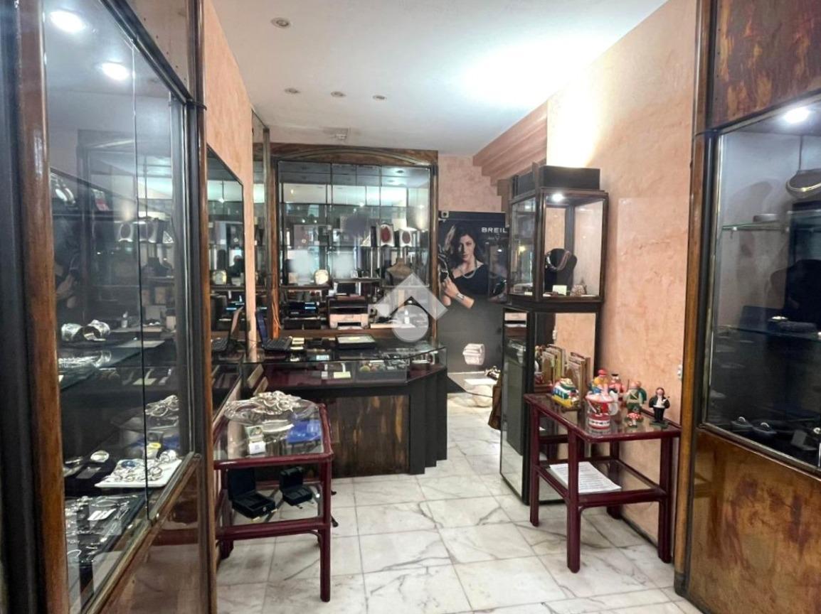 Negozio in Via S. Mauro 7, Montegrotto Terme, {3} - Foto 1