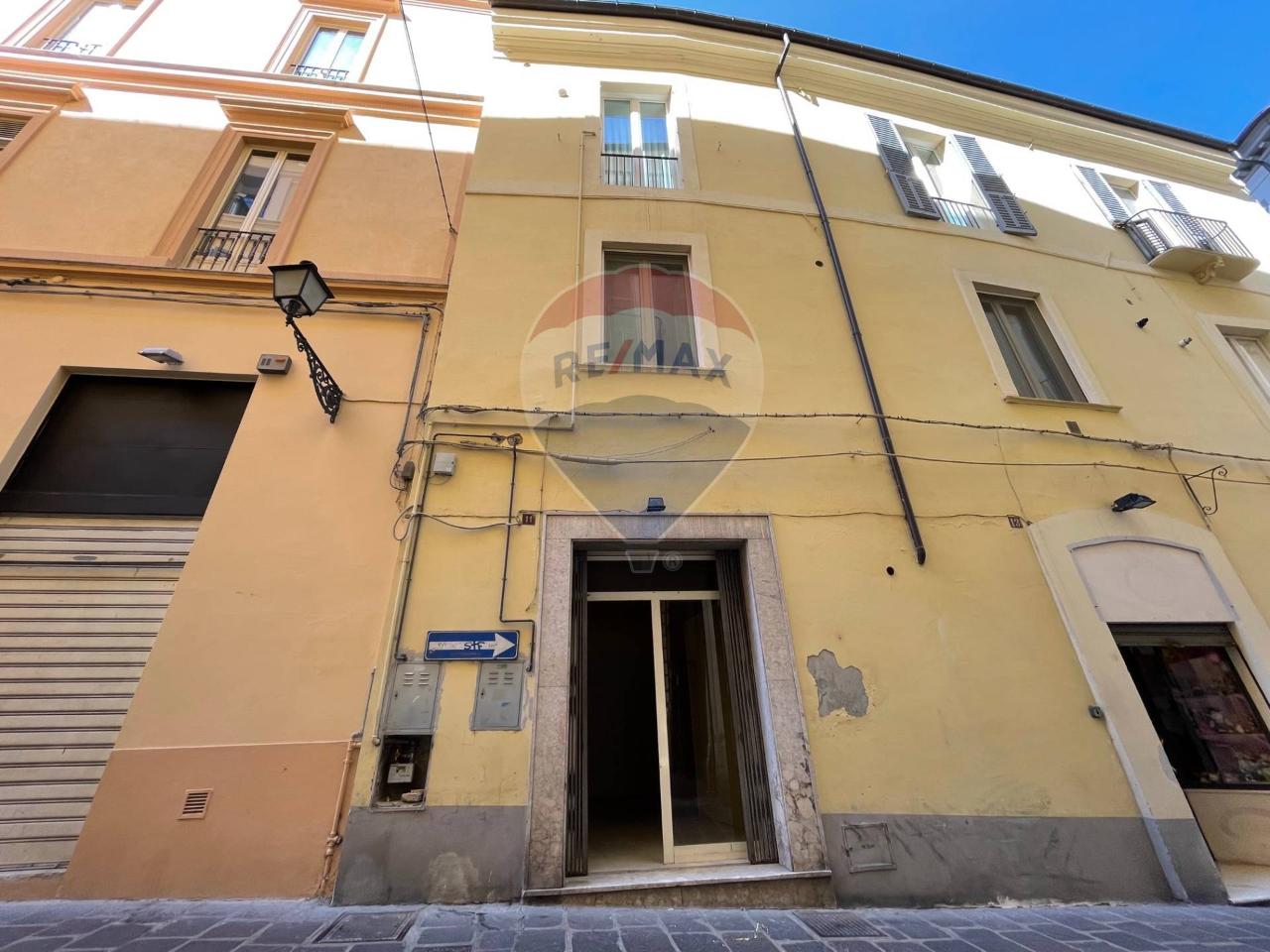 Negozio in Via Cesare De Lollis 11, Chieti - Foto 1