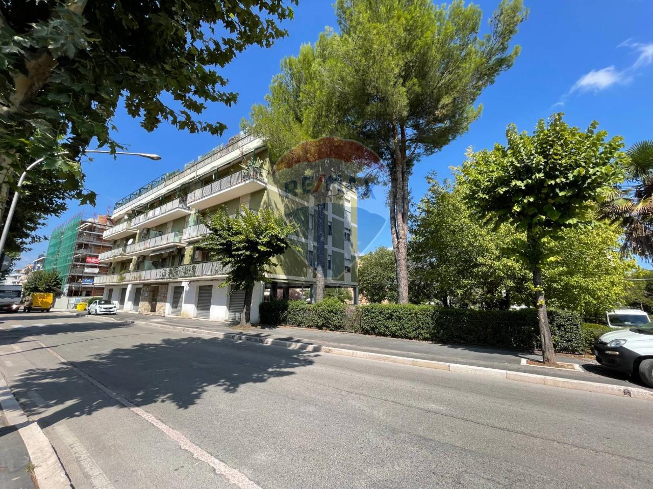 Negozio in Via Pescara 199, Chieti - Foto 1