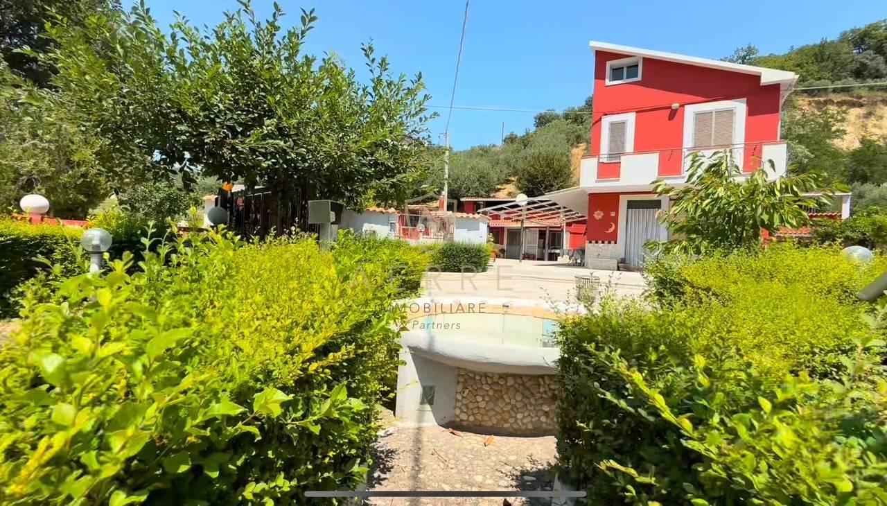 casa indipendente in vendita a Chieti in zona Villaggio del Fanciullo