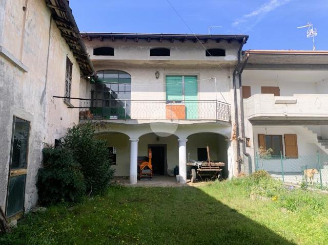 Casa indipendente in Via Quartiere 3, Rovato - Foto 1