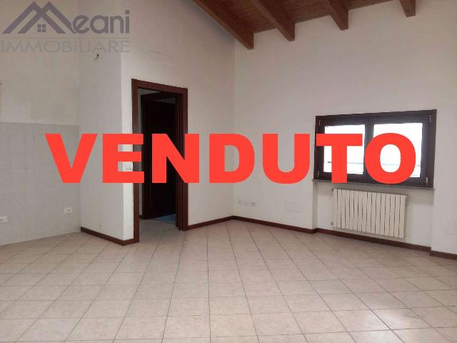 2-room flat in Via Anna Frank, Landriano - Photo 1