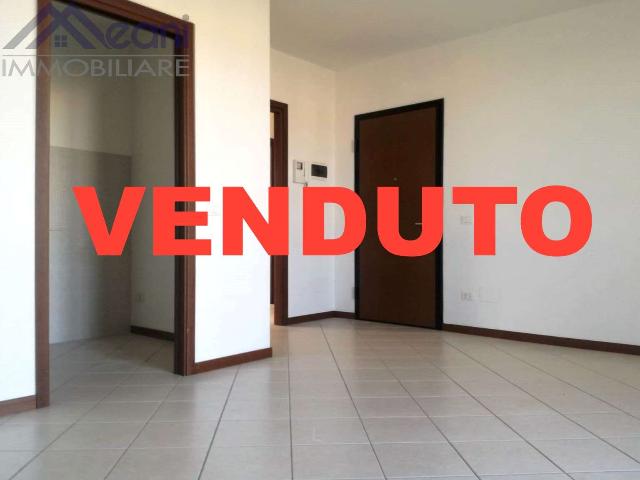 2-room flat in Via Anna Frank, Landriano - Photo 1