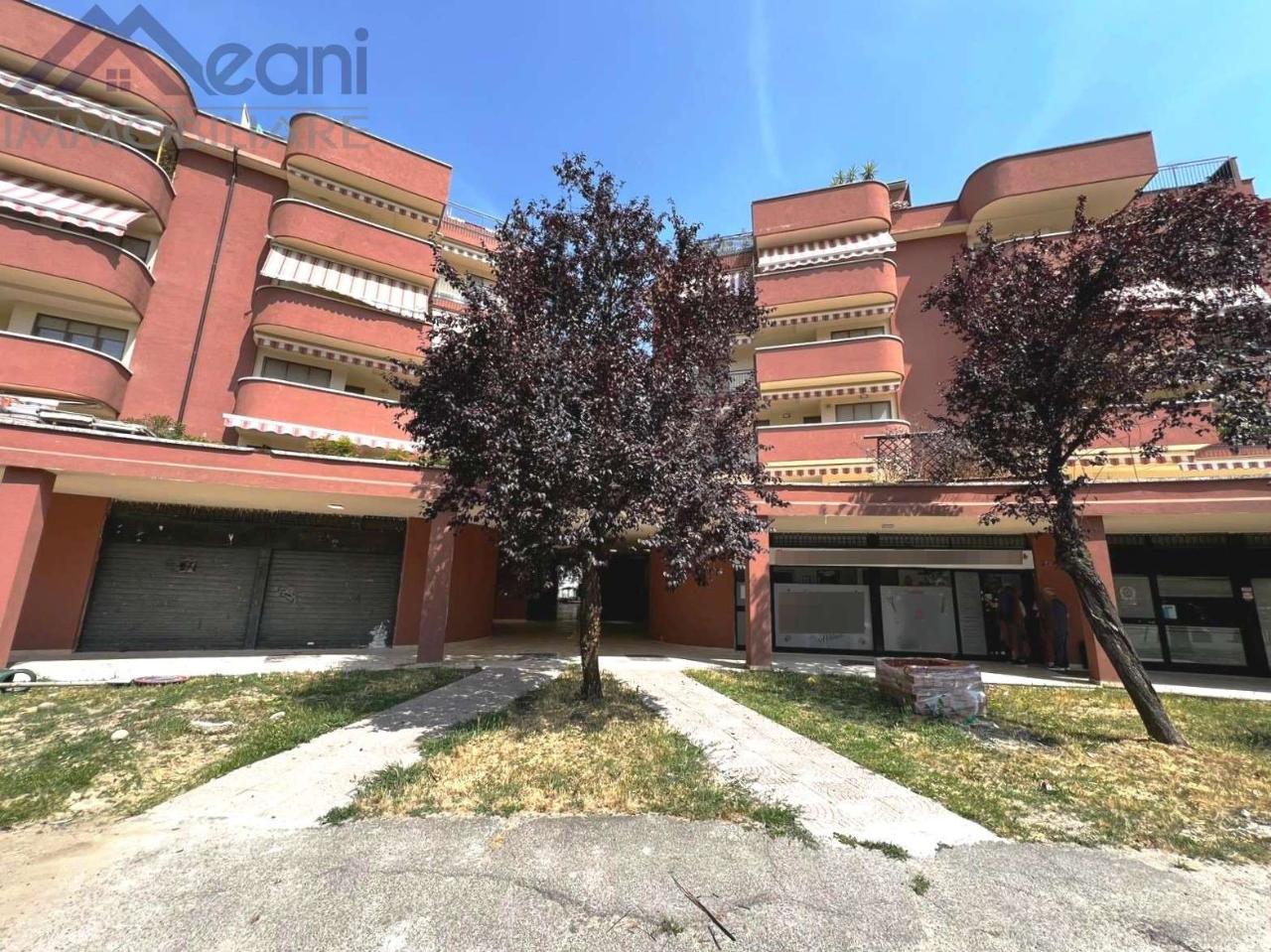 Negozio in Via Fizzonasco, Pieve Emanuele, {3} - Foto 1