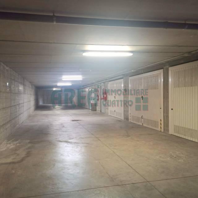 Parcheggio chiuso in Via San Pio da Pietrelcina 9, Imperia, {3} - Foto 1