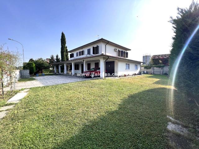 Villa in Strada Argine Fossaviva, Curtatone - Foto 1