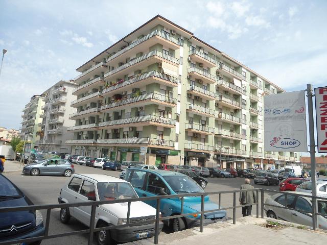 Magazzino in Via Ugo Foscolo, Crotone, {3} - Foto 1