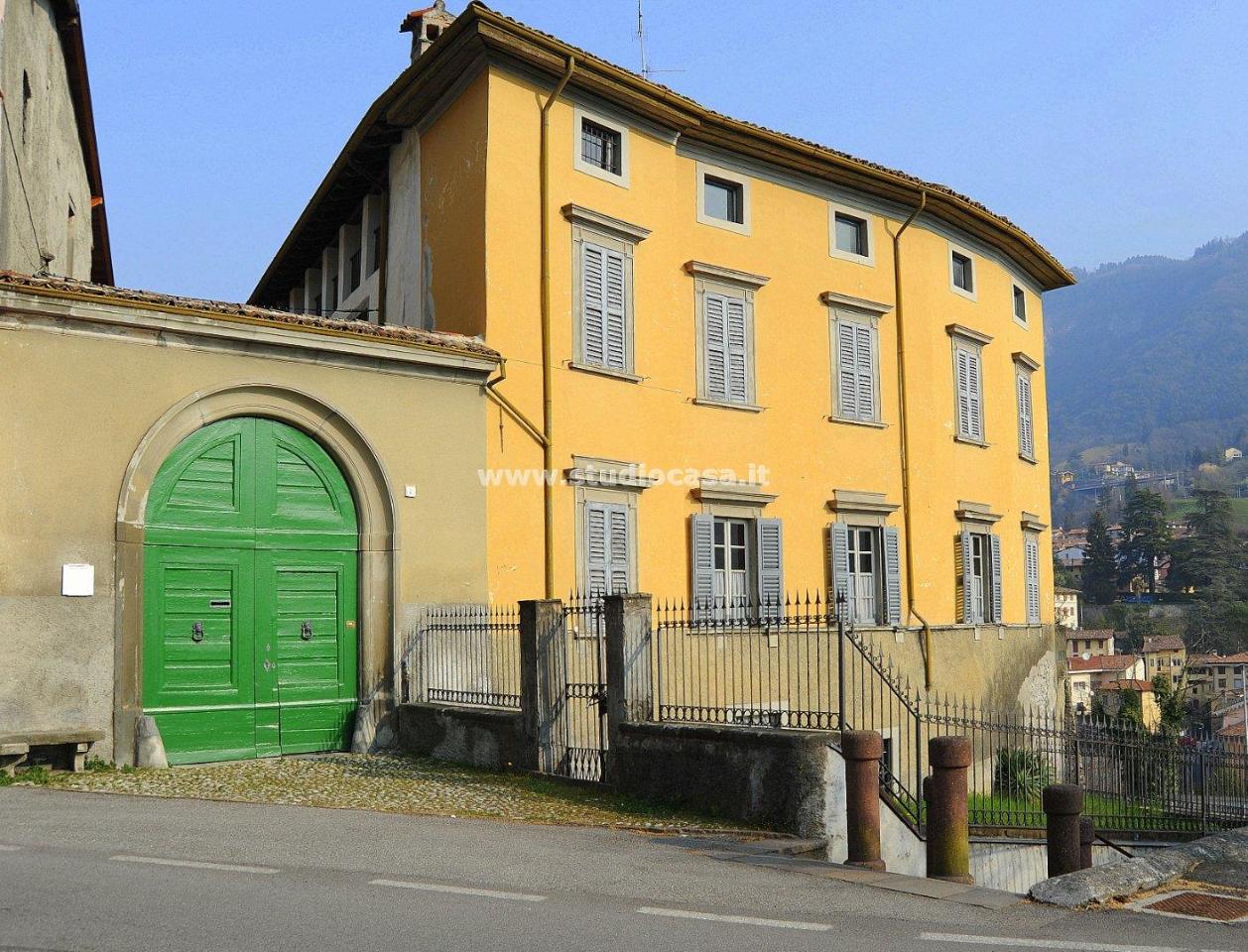 Palazzo in vendita a Sovere