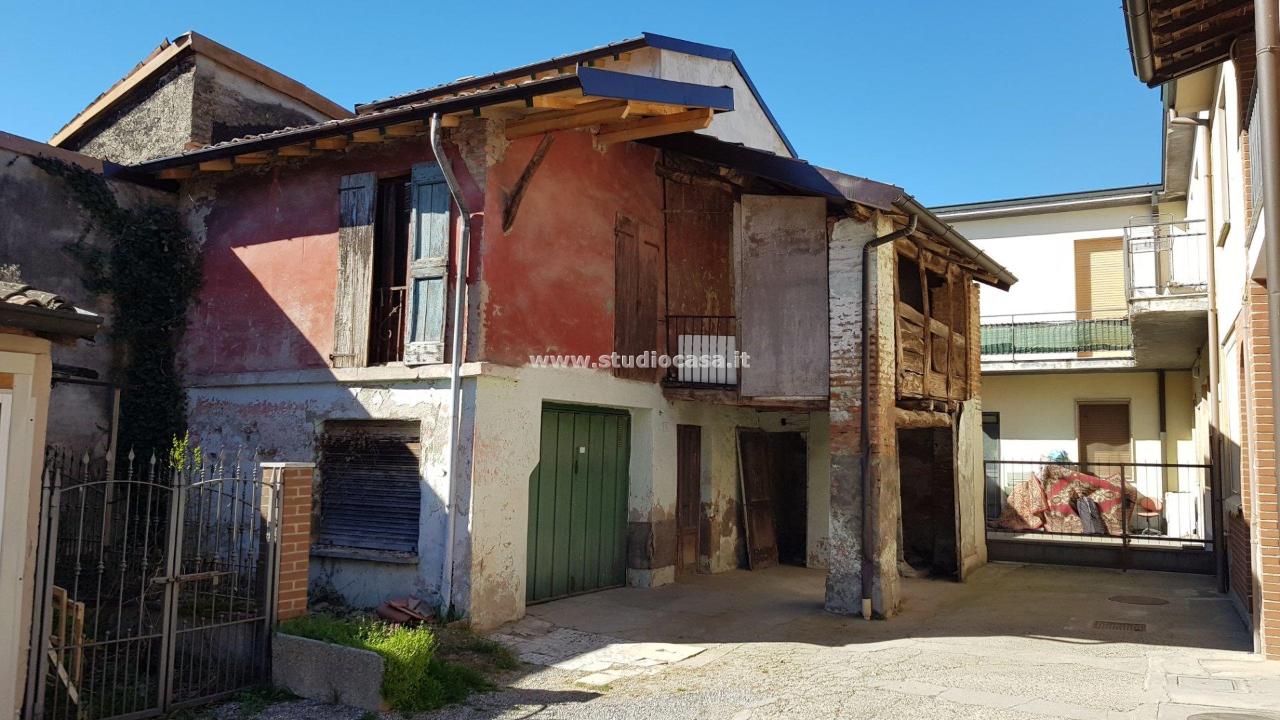 Villa quadrifamiliare in vendita a Vaiano Cremasco