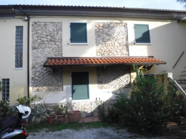 Terraced house, Carrara - Photo 1