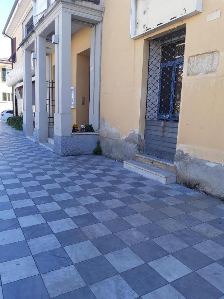 Locale commerciale in Le XX Settembre 314, Carrara, {3} - Foto 1