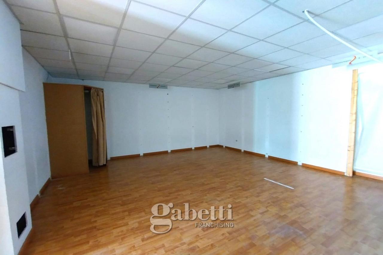 Negozio in Via Monte Grappa, Campobasso, {3} - Foto 2