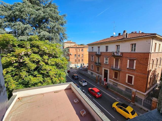 4-room flat in Via Castiglione  91, Bologna - Photo 1