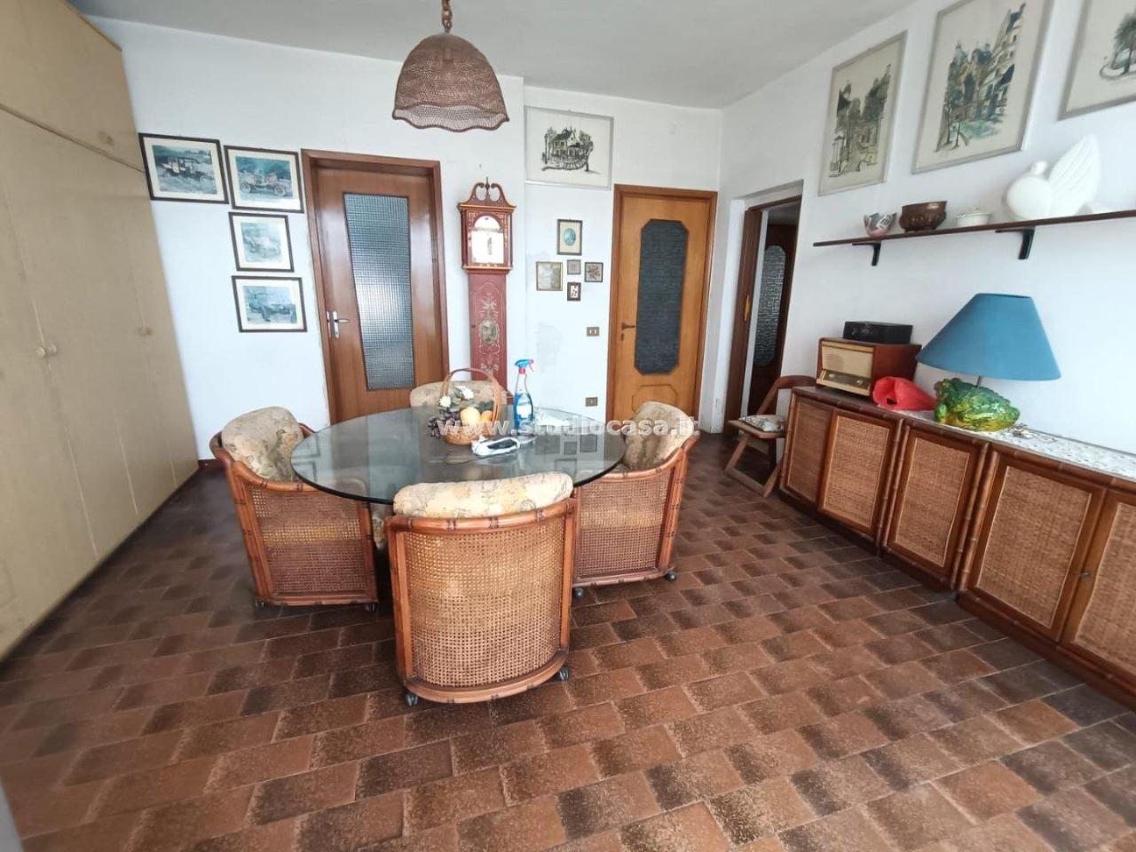 Villa bifamiliare in vendita a Chieve