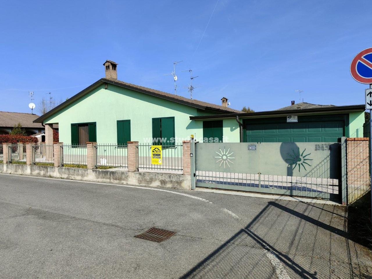 Villa in vendita a Pandino