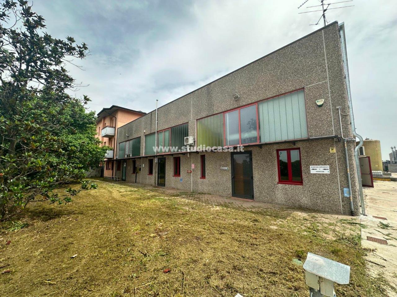 Capannone in Piazzale dell'Industria, Cremosano, {3} - Foto 2
