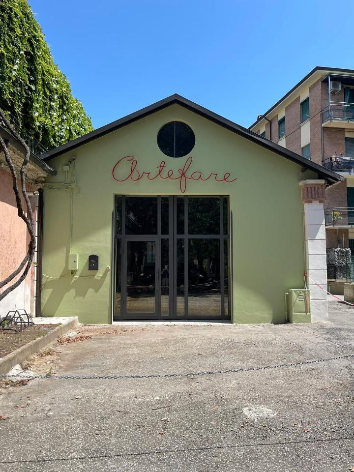 Palazzina commerciale in , Reggio Emilia, {3} - Foto 1
