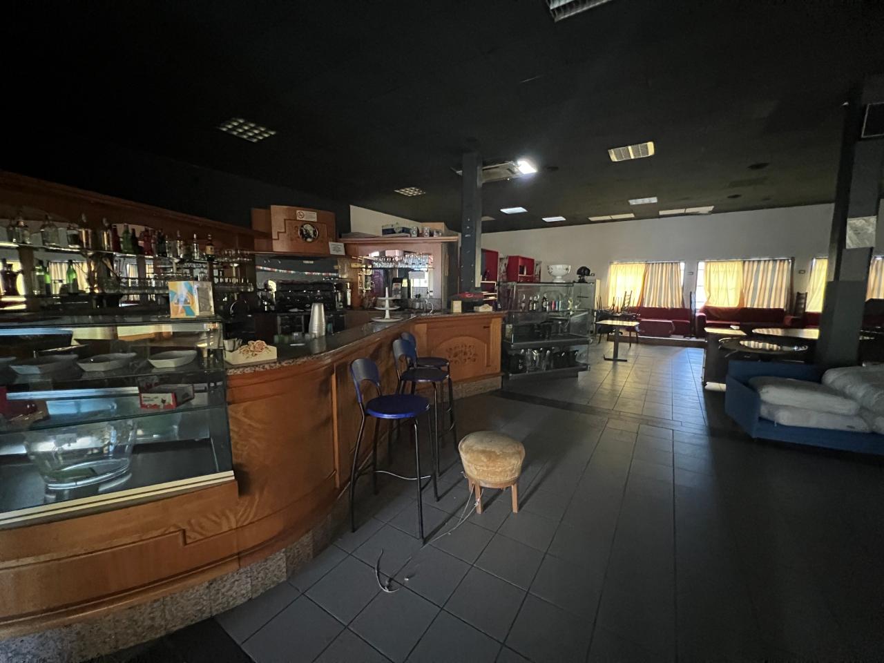 Palazzina commerciale in , Reggio Emilia, {3} - Foto 1