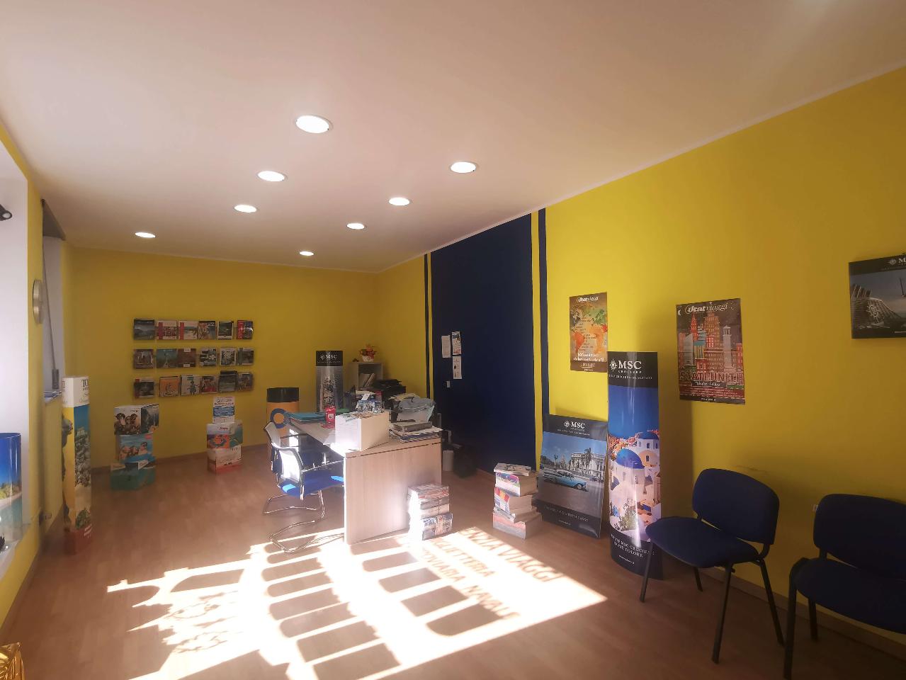 Negozio in Via Carlo Botta 16, Volpiano, {3} - Foto 2