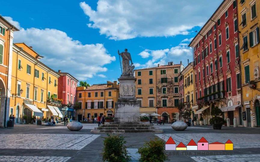 Negozio in , Carrara, {3} - Foto 1