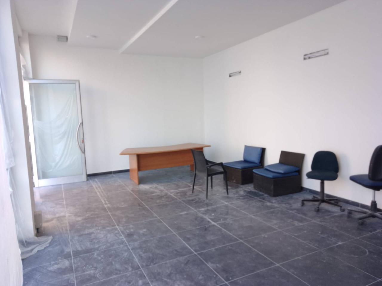 Negozio in Via Macchiavelli, Giulianova, {3} - Foto 1