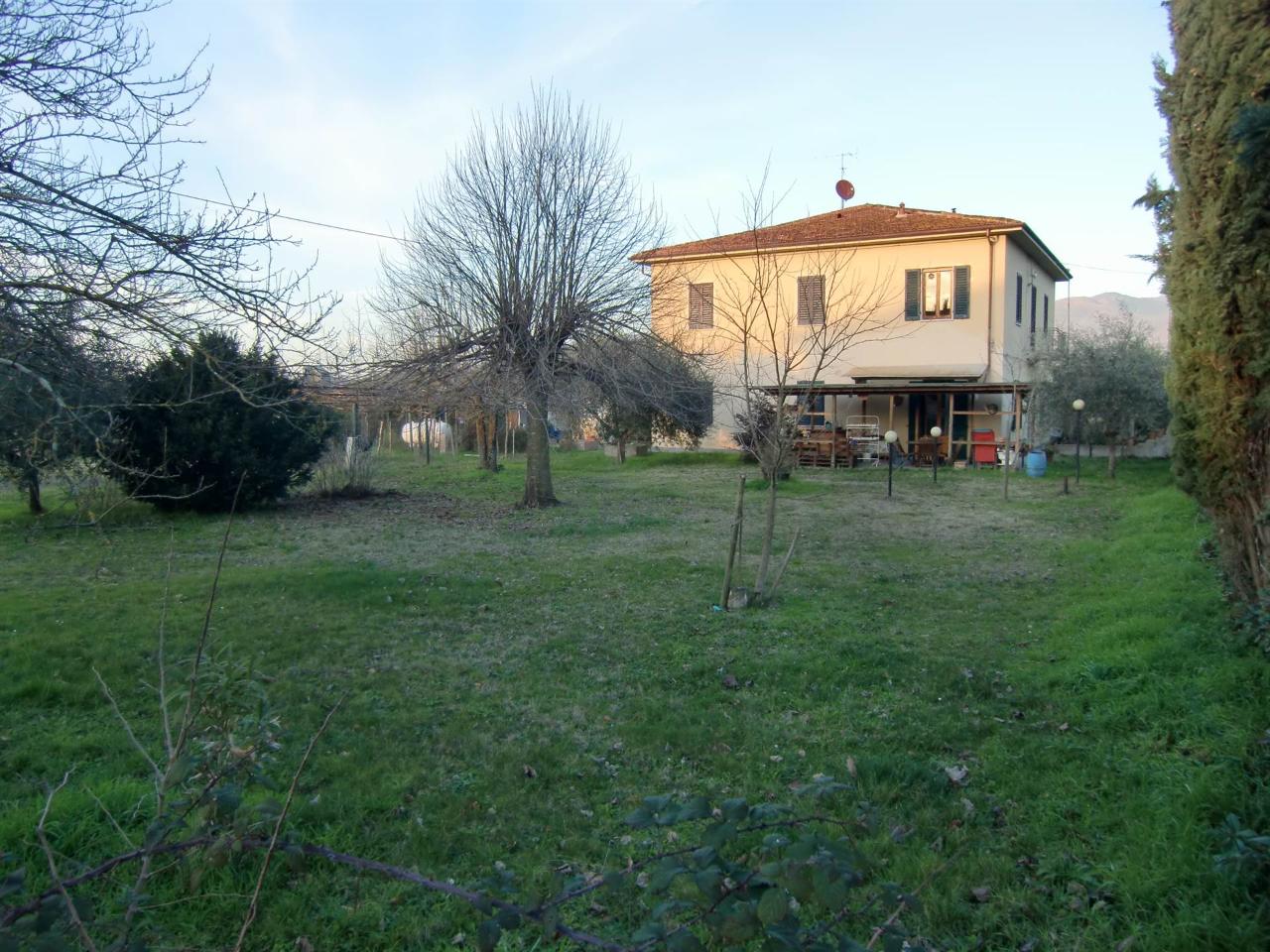 Casa colonica in vendita a San Giovanni Valdarno