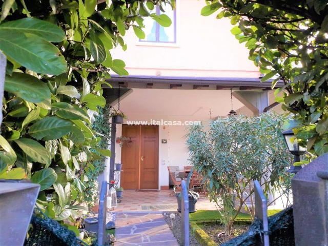 4-room flat in Via Galillei, Scanzorosciate - Photo 1