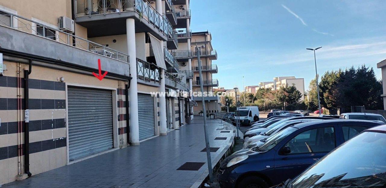 Magazzino in Via Unione Europea, Crotone, {3} - Foto 2