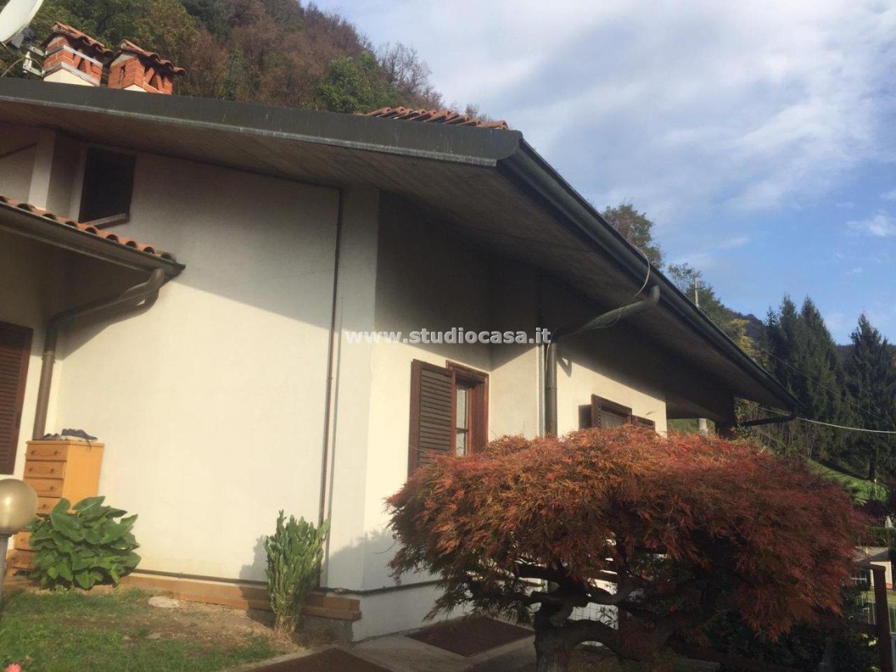 Villa bifamiliare in vendita a Zogno