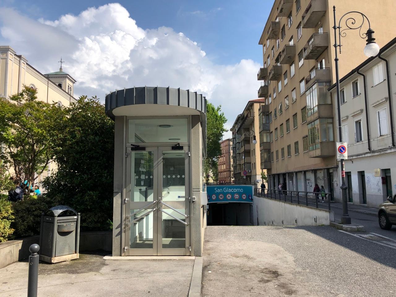 Parcheggio chiuso in Campo San Giacomo, Trieste - Foto 1