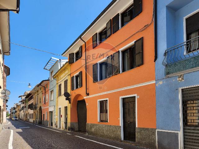 Casa indipendente in Via San Giuseppe Maria Gambaro 73, Galliate - Foto 1