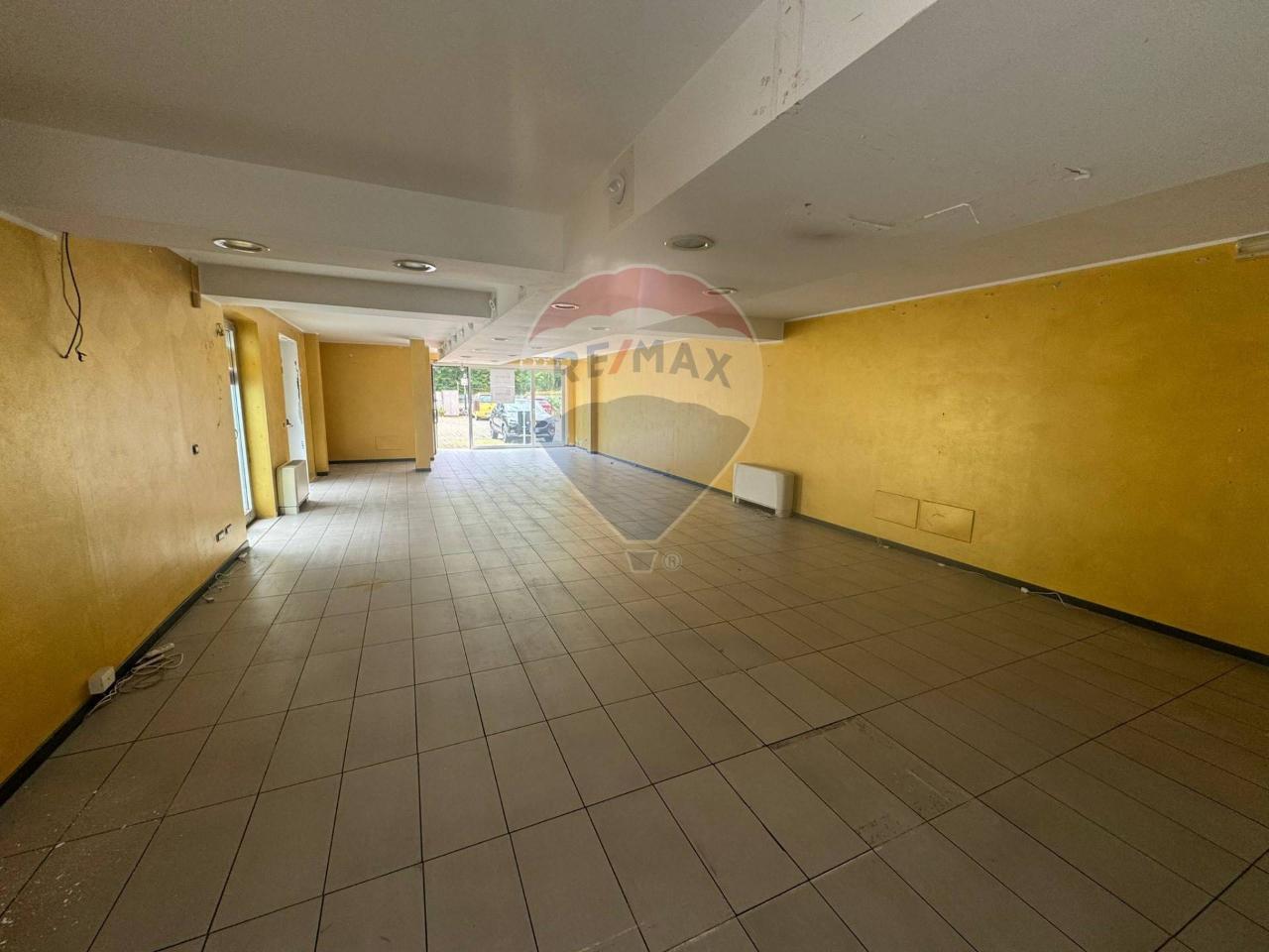 Negozio in Via Lungolago di Calcinate 88, Varese, {3} - Foto 2