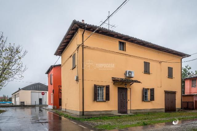 Villa a schiera in Via Case Nuove 1, Castelfranco Emilia - Foto 1