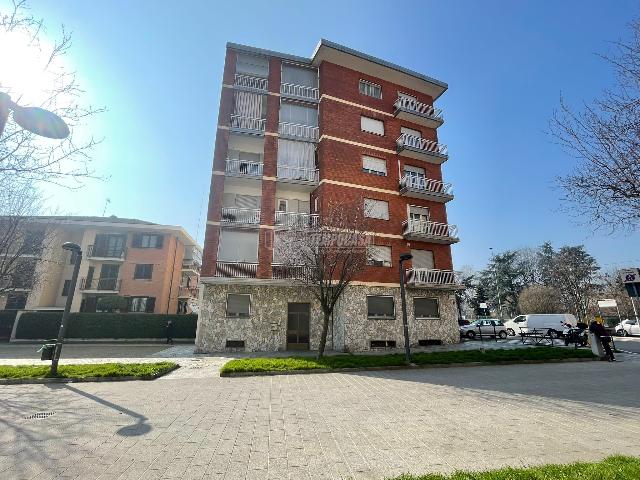 4-room flat in Via Partigiani 7, Settimo Torinese - Photo 1