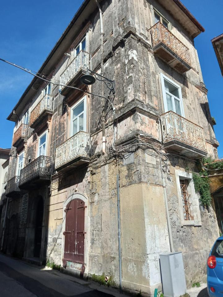 Palazzo storico in vendita a Cesinali