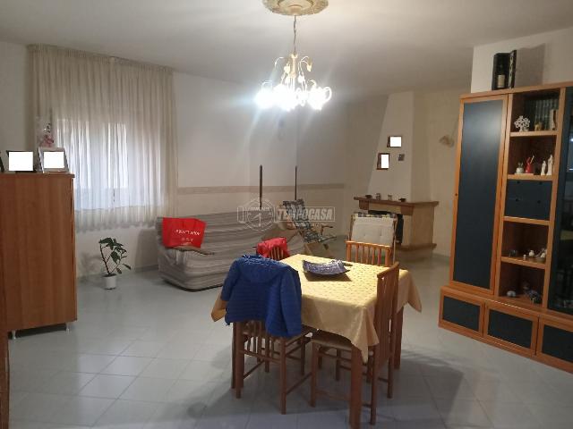 3-room flat in Via Vincenzo Belli, Atripalda - Photo 1