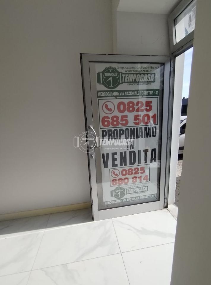 Negozio in Via Nazionale 157, Mercogliano, {3} - Foto 2