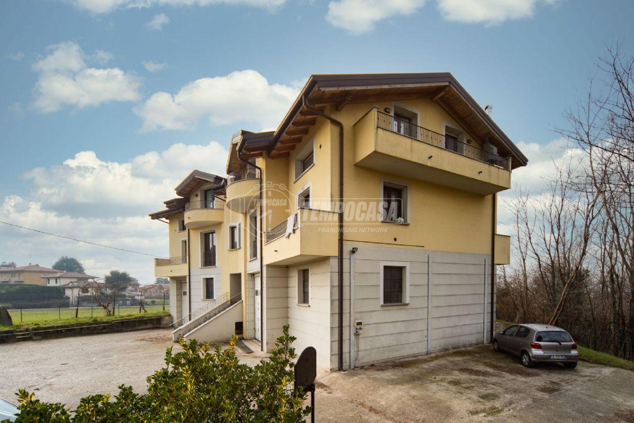 Appartamento in vendita a Cassago Brianza
